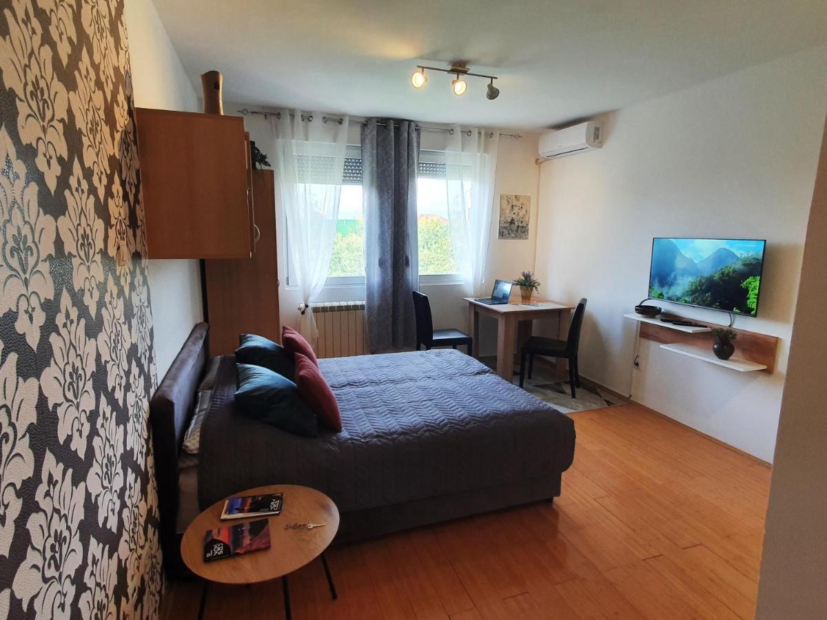 Apartman 64 - Besplatan Parking Za Goste Нови Сад Екстериор снимка
