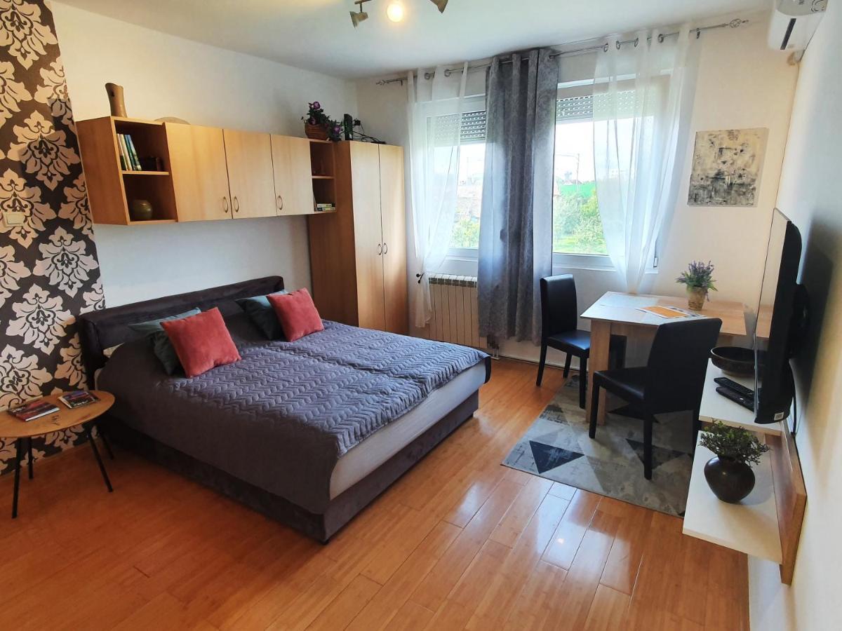 Apartman 64 - Besplatan Parking Za Goste Нови Сад Екстериор снимка